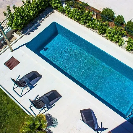 Hotel 1